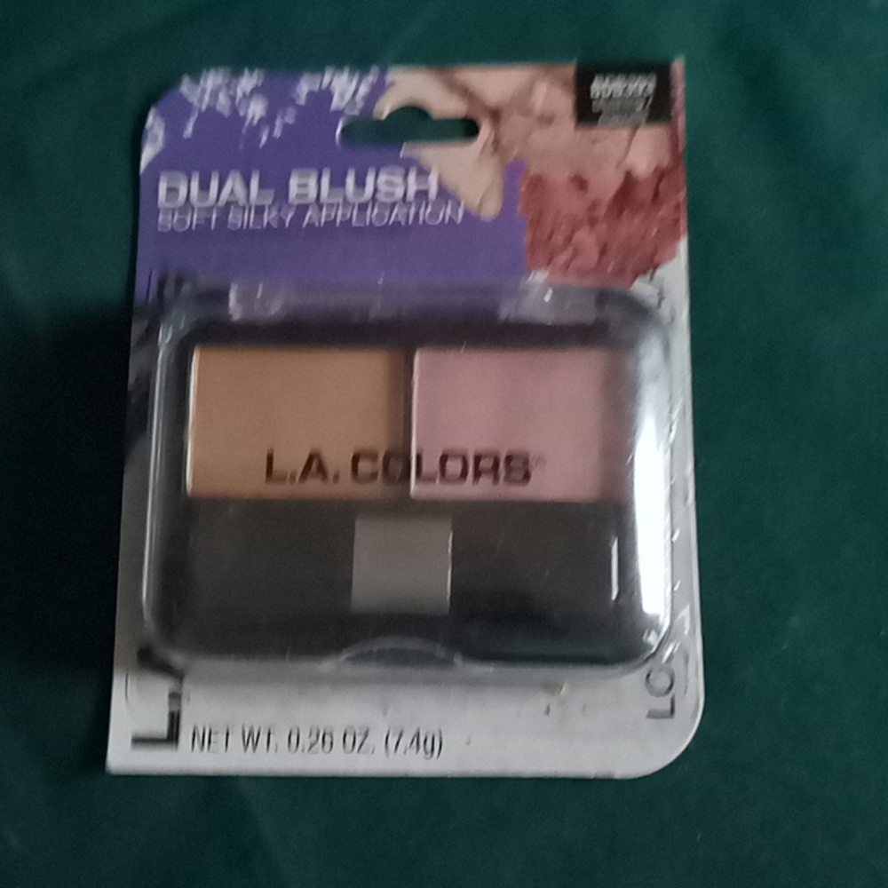 Makeup - Picture 5 of 7